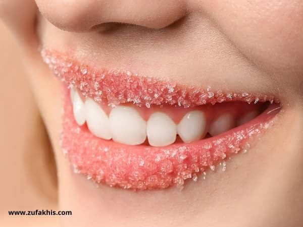 Lip Scrubs Benefits